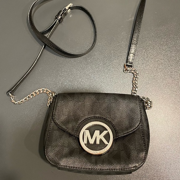Michael Kors Handbags - Michael Kors Crossbody Bag